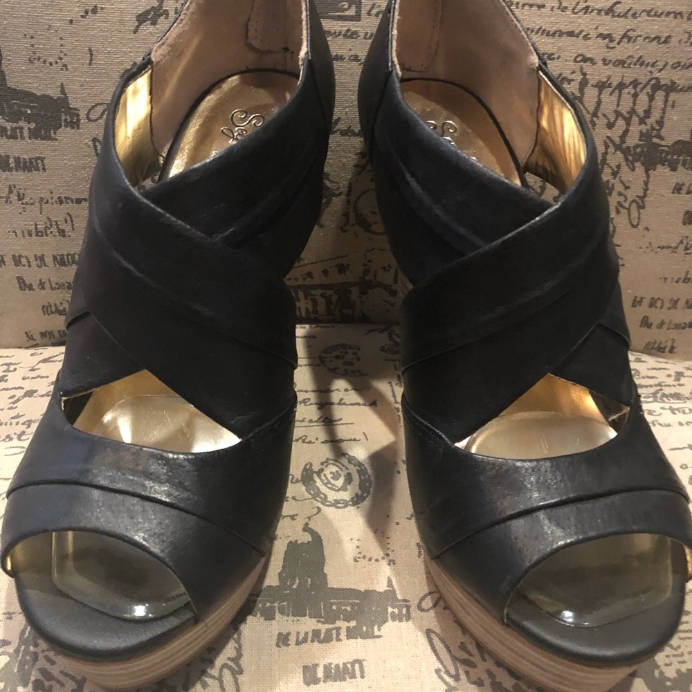 Seychelles leather wedges
